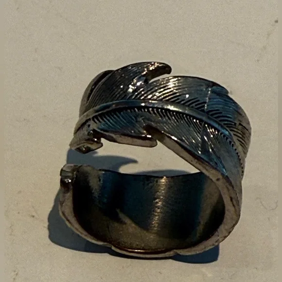 Silver leaf ring - Picture 3 of 4